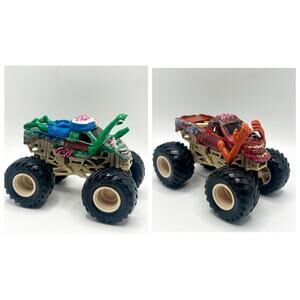 MONSTER JAM Zombie vs Zombie Series 21 1:64 Scale Die Cast Monster Truck Set EUC